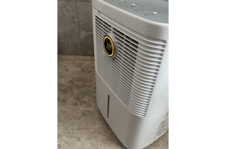 12 litros/día Deshumidificador de aire inteligente LED Silencio Espacio confinado Tamaño pequeño Apartamento Deshumidificador